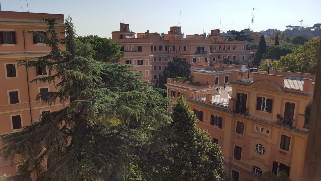 Bed & Breakfast A Casa Di Lia A Roma Exterior foto